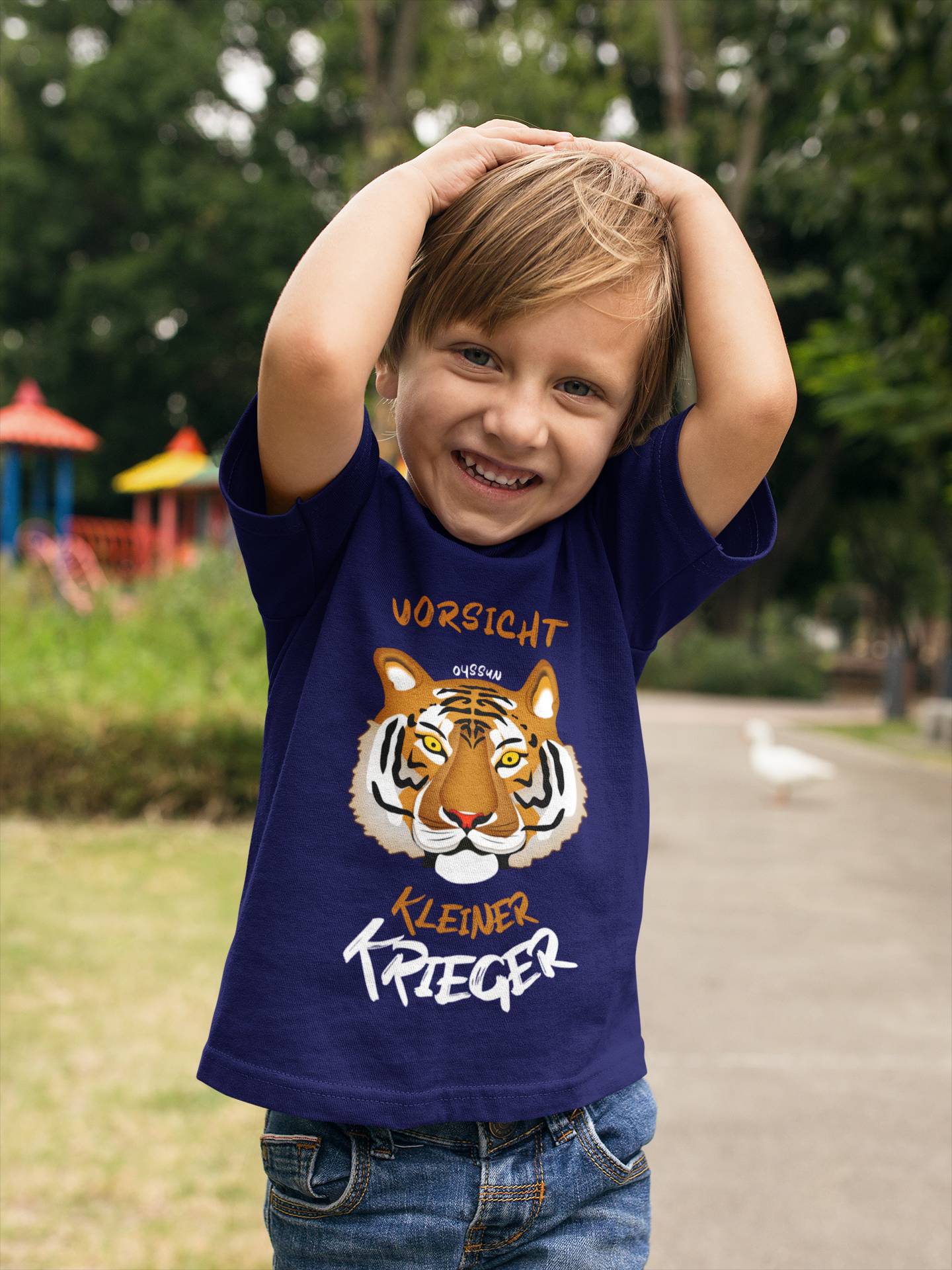 Vorsicht - Kleiner Krieger - Kids Organic Shirt