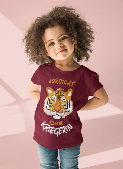 Vorsicht - Kleine Kriegerin - Kids Organic Shirt