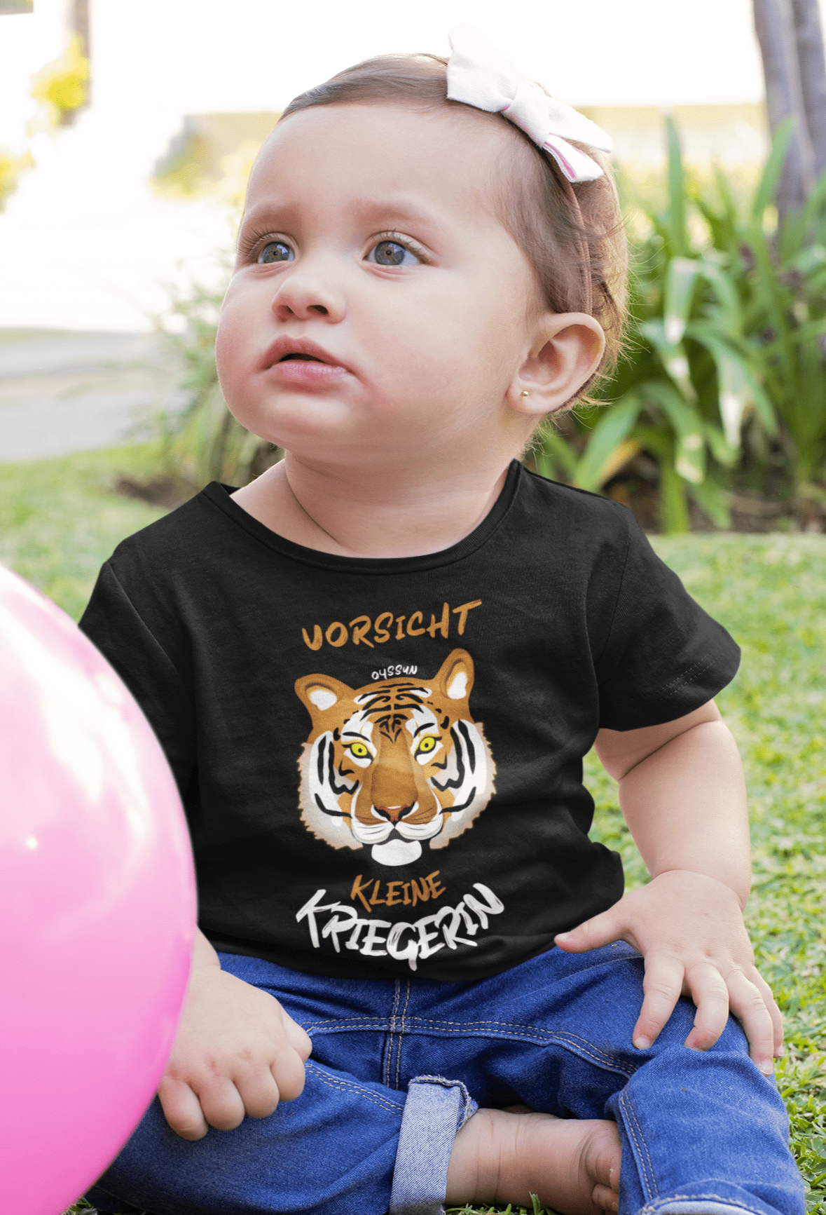 Vorsicht - Kleine Kriegerin - Baby Organic Shirt - Oyssun