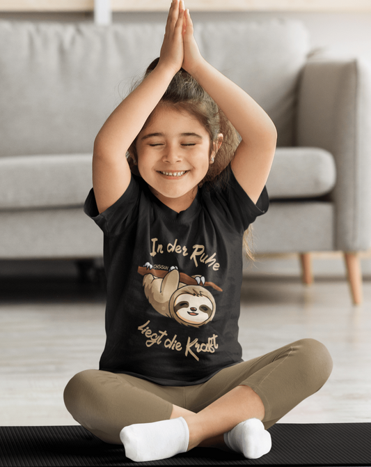 Faultier - In der Ruhe liegt die Kraft - Kids Organic Shirt